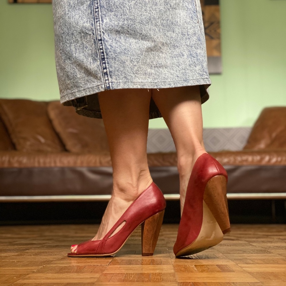 Aldo Red Leather / Wood Pumps
